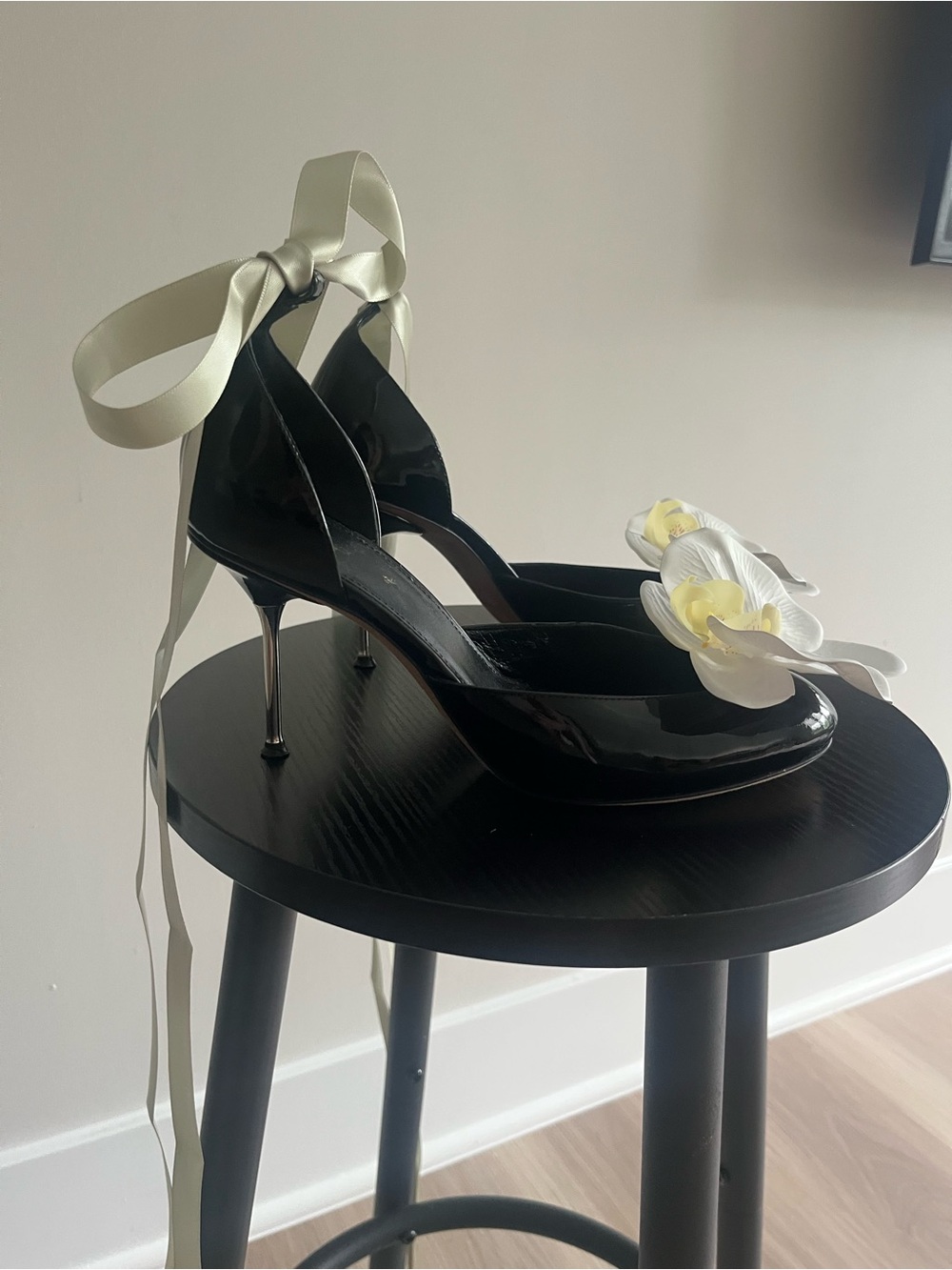 Sportmax Black Patent Slingback Heels with White & Yellow Flower